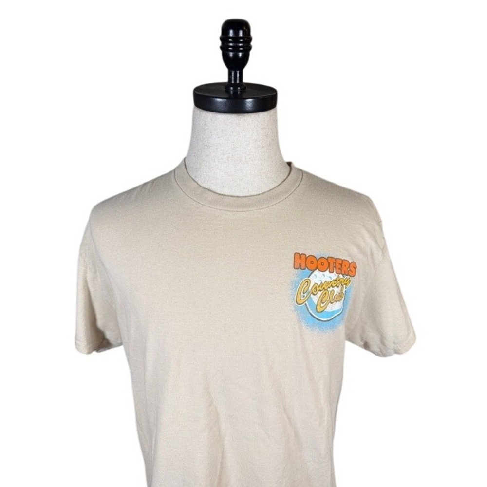 Hooters Country Club Tan Graphic T-Shirt Mens Large Ripple‎ Junction Golf Owl
